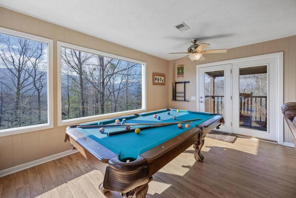 Happy Trails - Cobbly Nob Resort Home Гетлинбург Екстериор снимка