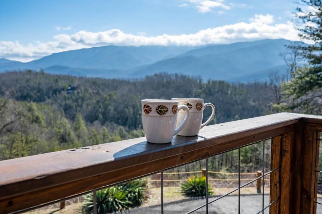 Happy Trails - Cobbly Nob Resort Home Гетлинбург Екстериор снимка