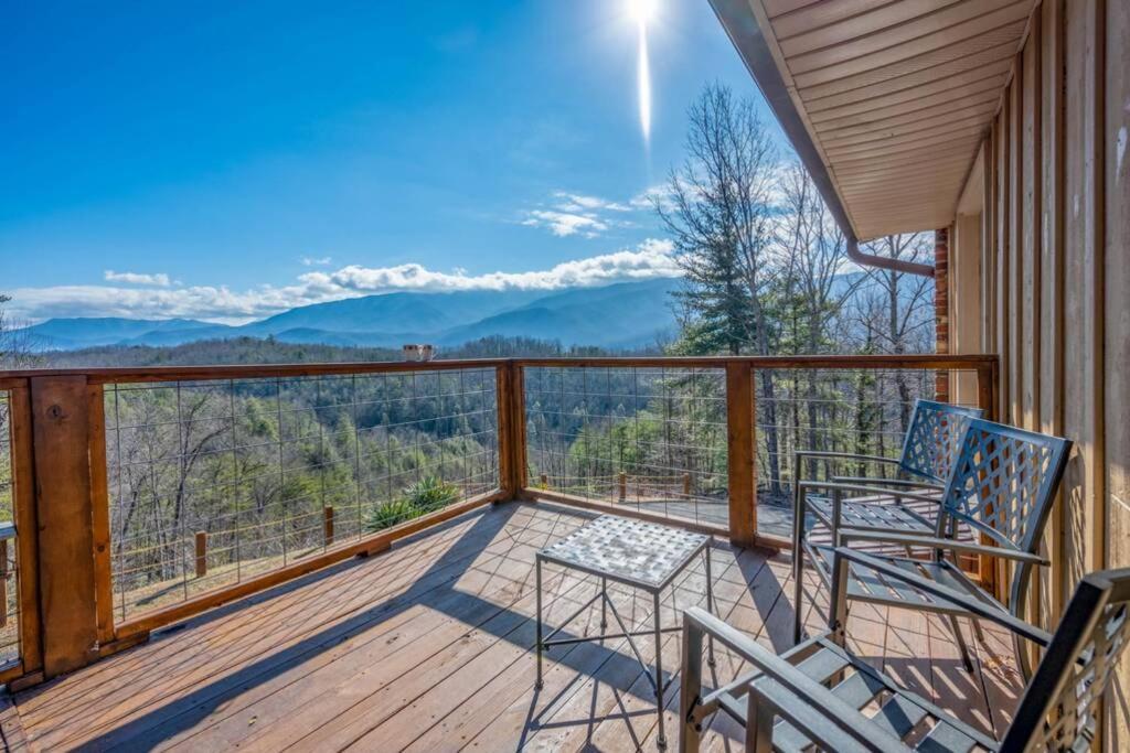 Happy Trails - Cobbly Nob Resort Home Гетлинбург Екстериор снимка